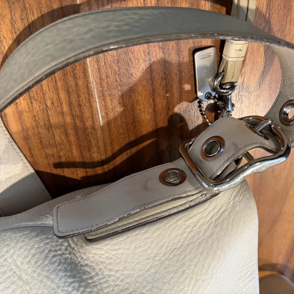 Coach Cream Leather Shoulder Hobo Bag - Picture 5 of 6